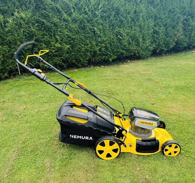 Tondeuse à Batterie 80V Tractée – 46 cm + 2 Batteries – Image 4