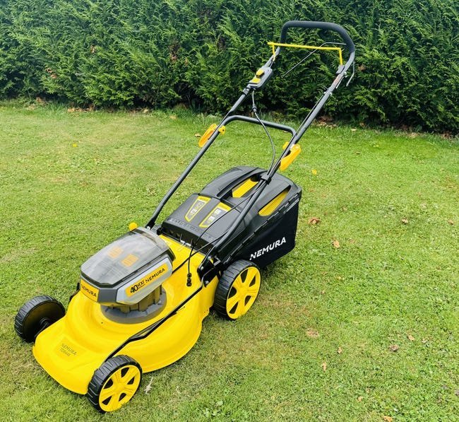 Tondeuse à Batterie 80V Tractée – 46 cm + 2 Batteries